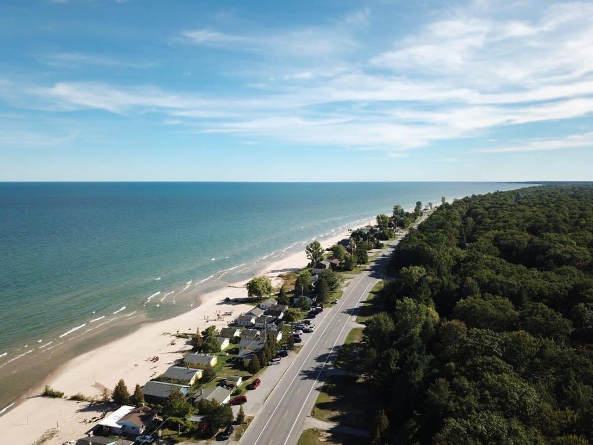 Beach Club Of Oscoda - The Lakeshore Cottage Екстериор снимка