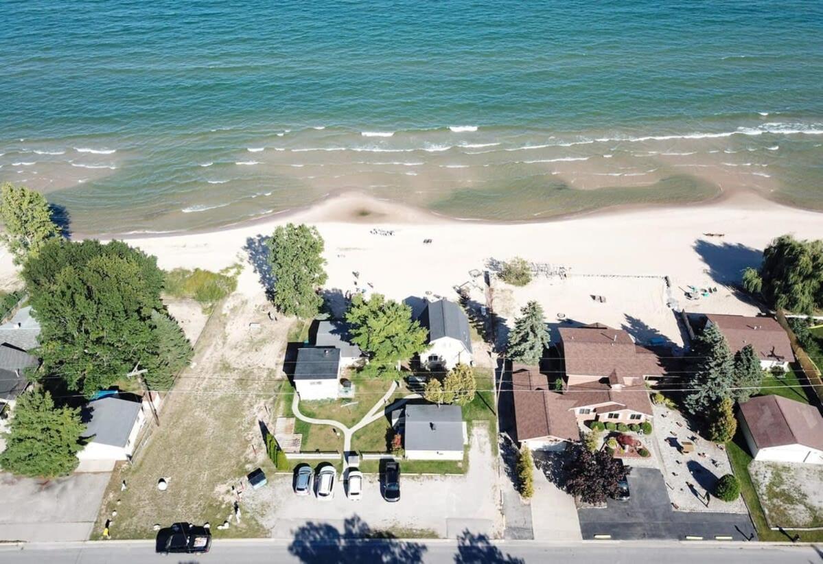Beach Club Of Oscoda - The Lakeshore Cottage Екстериор снимка