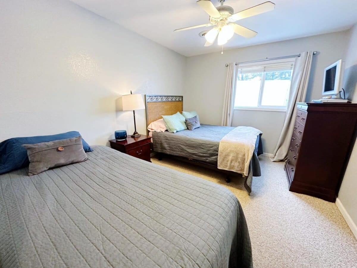 Beach Club Of Oscoda - The Lakeshore Cottage Екстериор снимка